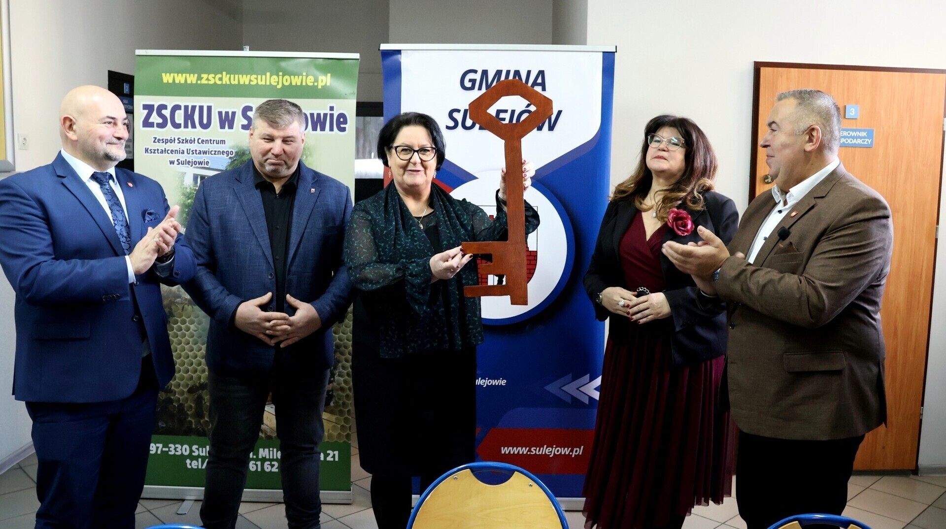 Budynek starego liceum w Sulejowie znów znajduje się w zasobach Gminy Sulejów. Centrum Kształcenia Ustawicznego zyska oddziały licealne