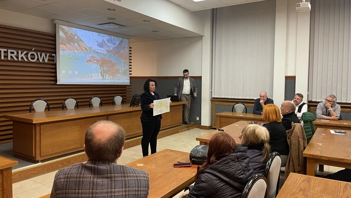 Będzie chodnik na Świerczowskiej, ale miasto musi przejąć grunty od mieszkańców?