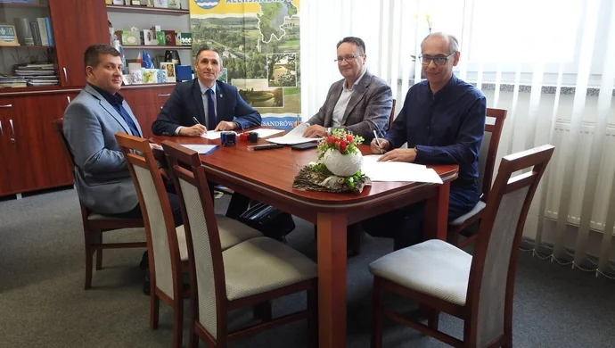 Gmina Aleksandrów stawia na rozwój dróg. Ta najnowsza będzie w Dębowej Górze