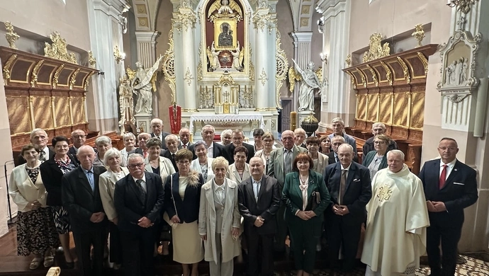 Wolbórz świętuje Złote Gody: 18 par uhonorowanych za 50 lat małżeństwa