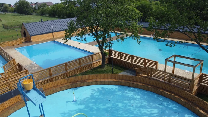 Znamy termin otwarcia basenów letnich w Piotrkowie przy ulicy Żwirki. Sprawdź jak wygląda kompleks