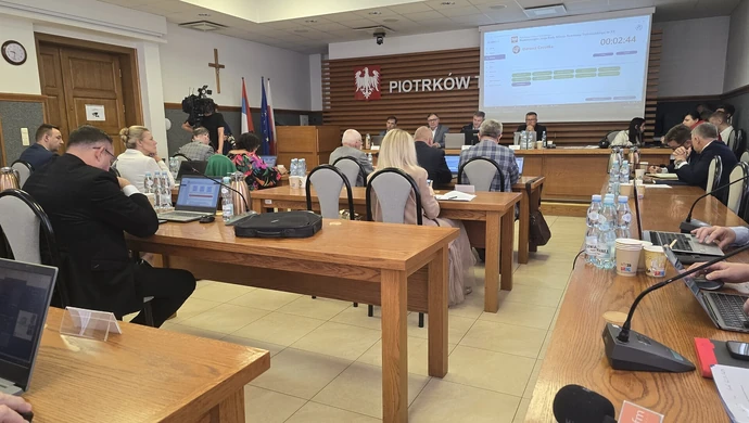 Sesja nadzwyczajna w Piotrkowie w sprawie referendum dotyczącego CIC 