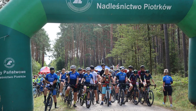 Strażackie 9,98 w moszczenickim lesie: sport, wspólnota i pomoc ZDJĘCIA