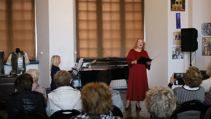 Weekend Seniora z Kulturą w piotrkowskim muzeum – zwiedzanie, koncert i warsztaty