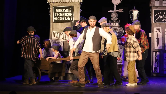 Pełna sala i owacje: zakończył się projekt „Historia kina w Popielawach ? NIEee! w Piotrkowie