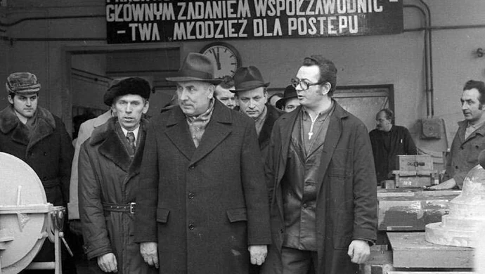 Jak wybrać odpowiedni nawóz, aby trawnik był gęsty, zielony i odporny na uszkodzenia