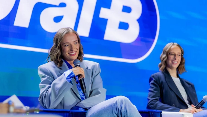 „Zdrowe nawyki to zdrowe uśmiechy” - Iga Świątek w kampanii edukacyjnej Oral-B wspieranej przez PTS