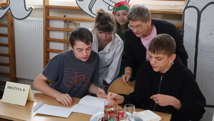 Festiwal Wiedzy SP5 Piotrków Trybunalski – pierwsza edycja dla ósmoklasistów ZDJĘCIA