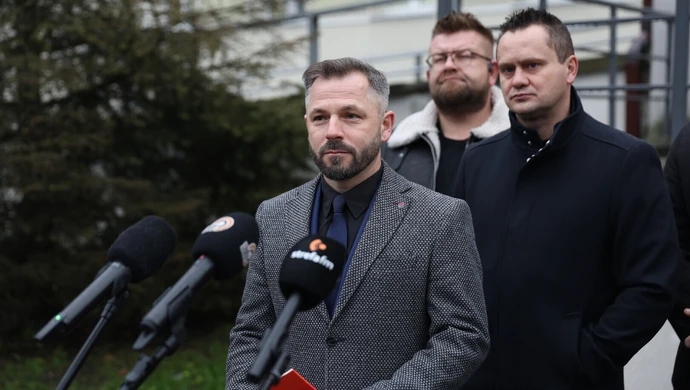 Konfederacja ostro o NFZ: „System już dziś jest bankrutem”. Szpital w Piotrkowie tonie w długach