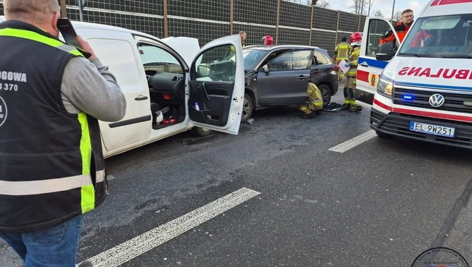 Czołówka na DK12 w Przygłowie. Trzy osoby ranne