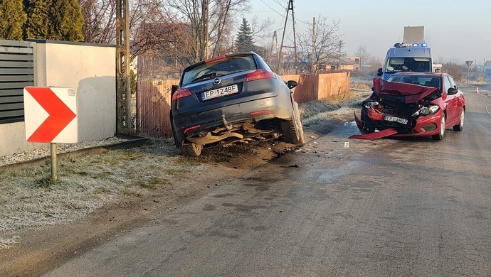 Groźna czołówka na Michałowskiej. Jedna osoba trafiła do szpitala