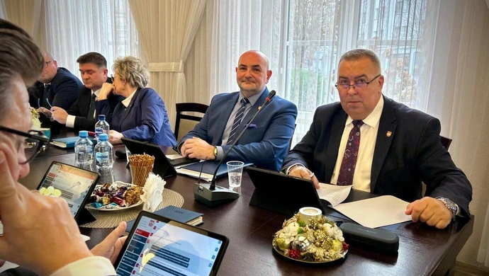 Budżet, bezpieczeństwo i decyzje o znaczeniu strategicznym. Rada Powiatu uchwaliła plan finansowy na 2026 rok