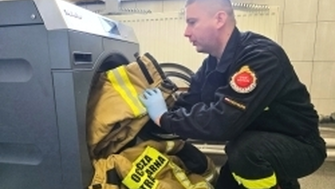 Bezpieczniej po akcji. OSP Przygłów z nowoczesną pralnicą