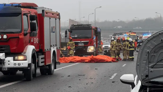 Karambol na S8. Zderzenie 9 aut. Trasa do Warszawy zablokowana