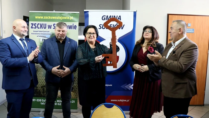 Liceum wraca do Sulejowa. Historyczny budynek znów w rękach gminy