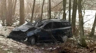 Wypadek na Wolborskiej. Samochód wypadł z drogi