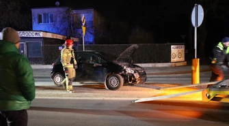 Wypadek na Sulejowskiej - przewrócona latarnia