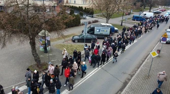 Piotrkowianie milcząco protestowali przeciwko agresji i przemocy. Marsz pamięci 15-letniego Wojtka