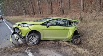 Zderzenie samochodu osobowego z dostawczym koło Jaksonka