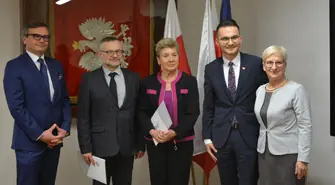 Akademia Piotrkowska i Uniwersytet Trzeciego Wieku  w Radomsku podpisali porozumienie o współpracy