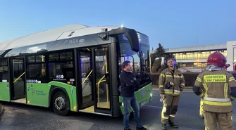 Wypadek w Alei Armii Krajowej – pasażerka autobusu w szpitalu