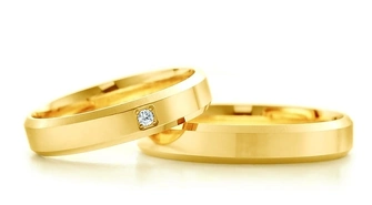 Jaki grawer na obrączkach? Najlepsze teksty i cytaty na grawer