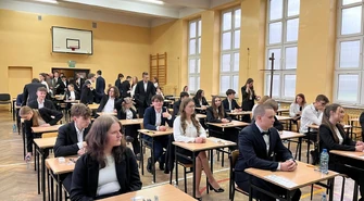 Matura 2025 w III LO w Piotrkowie Trybunalskim. Uczniowie rozpoczęli egzamin z języka polskiego