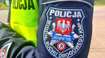 Peugeotem wpadł do rowu, miał blisko promil alkoholu. „Trzeźwy poranek” na piotrkowskich drogach
