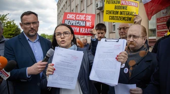 Złożyli wnioski i zbierają podpisy o referendum w sprawie odwołania prezydenta, rady miasta oraz CIC