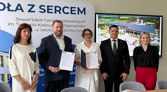 Umowa patronacka Zespołu Szkół w Kamieńsku z firmą Consolis Polska - praktyki, staże i szansa na zatrudnienie dla uczniów