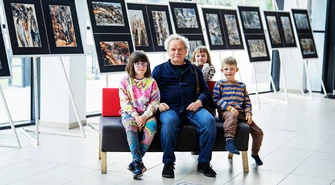 Józef Jakubczyk – artysta z Piotrkowa, mistrz gobelinów i fotografii, który inspiruje pokolenia