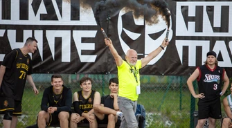 Nocny Turniej Koszykówki 3x3 Human Machine w Piotrkowie. 16 drużyn rywalizowało na stadionie OSiR