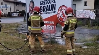 Podpalenie materiałów wyborczych Grzegorza Brauna w Piotrkowie Trybunalskim. Sprawcy mogą trafić do więzienia nawet na 5 lat
