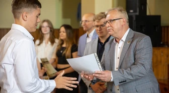 Koniec roku szkolnego to czas na podsumowania i wyróżnienia. Nie inaczej było dziś w piotrkowskim Chrobrym