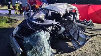 Śmiertelny wypadek na DK12 pod Piotrkowem – nie żyje kierowca Chevroleta po zderzeniu z ciężarówką w Pieńkach Karlińskich