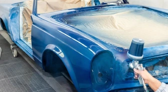 Lakiernictwo samochodowe – Jak wejść w tę branżę i na jakie zarobki można liczyć?