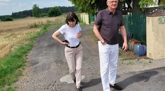 Prace drogowe na ul. Cmentarnej – wójt kontroluje postęp inwestycji w gminie