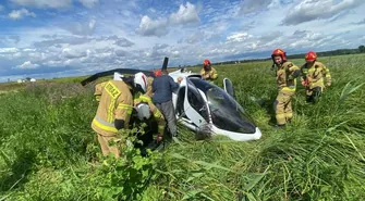 Wiatrakowiec rozbił się w Żerominie pod Piotrkowem. Pasażer zabrany do szpitala śmigłowcem LPR