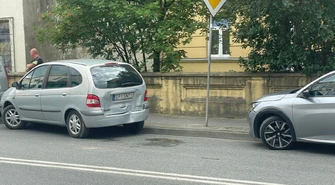 Kolizja czterech samochodów na Wojska Polskiego. Ogromne korki przed skrzyżowaniem z Toruńską
