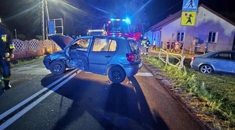 Wypadek w Dorotowie. Zderzenie dwóch aut osobowych na DW742