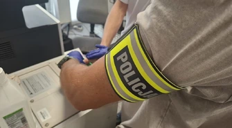 Zatrzymani z narkotykami trafili do policyjnej celi