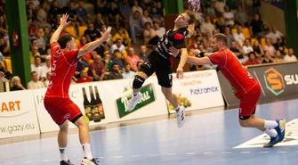 Pierwsze koty za płoty Piotrkowianina. Remis, a potem porażka w rzutach karnych