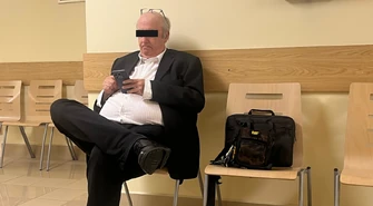 Znany dziennikarz z Piotrkowa, Mariusz B. obwiniony o kradzież kluczy za 16 zł