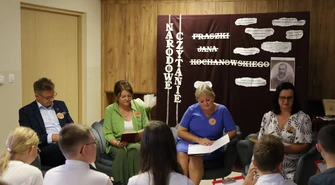 Narodowe Czytanie w Jarostach – fraszki Jana Kochanowskiego w nowej świetlicy