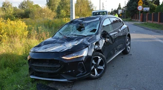 Nietypowy wypadek w Piotrkowie Trybunalskim: bryczka spłoszyła się i uderzyła w Forda Focusa na ul. Michałowskiej