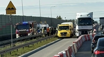 Trzy auta zderzyły się na S8 w kierunku Warszawy