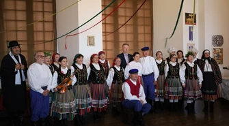 Najpierw zwiady, później zrękowiny a na koniec oczepiny - cały proces staropolskiego wesela można było zobaczyć w sobotnie popołudnie na Zamku Królewskim w Piotrkowie