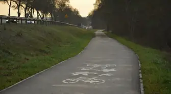 Nowa droga dla pieszych i rowerzystów przy DK12! GDDKiA ogłosiła przetarg