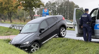 Pijany kierowca BMW X6 wjechał do rowu w Bujnach. Auto trafi na licytację?