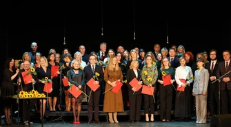 Otrzymali nagrody za wkład w edukację. Dzień Edukacji Narodowej w Piotrkowie